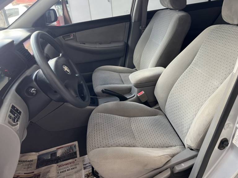 TOYOTA - COROLLA - 2008/2008 - Prata - R$ 45.900,00