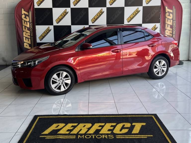TOYOTA - COROLLA - 2016/2016 - Vermelha - R$ 79.900,00