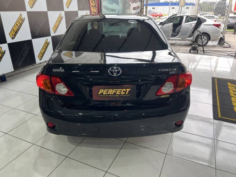 TOYOTA - COROLLA - 2011/2011 - Preta - R$ 57.900,00