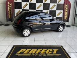 CHEVROLET - CELTA - 2012/2012 - Preta - R$ 21.900,00