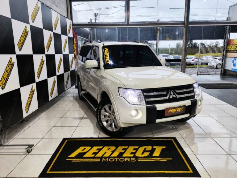 MITSUBISHI - PAJERO FULL - 2010/2010 - Branca - R$ 104.900,00