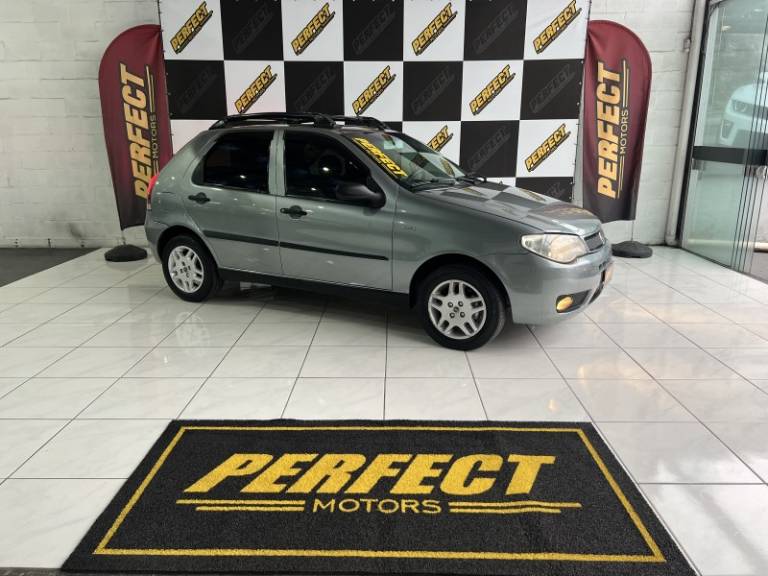 FIAT - PALIO - 2005/2005 - Cinza - R$ 24.900,00