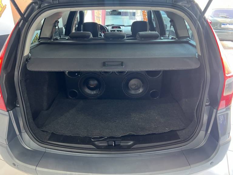 RENAULT - MÉGANE - 2013/2013 - Cinza - R$ 35.900,00