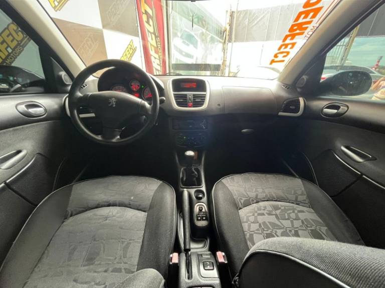 PEUGEOT - 207 - 2011/2011 - Preta - R$ 22.900,00