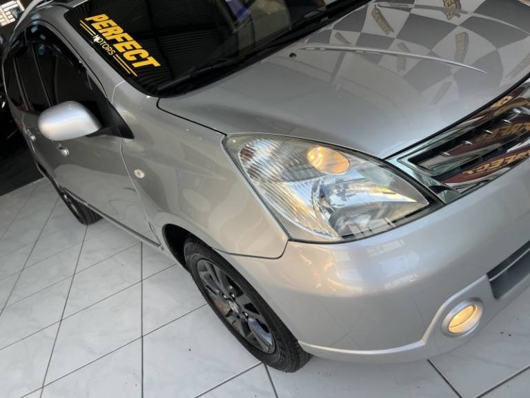 NISSAN - GRAND LIVINA - 2013/2013 - Prata - R$ 43.900,00