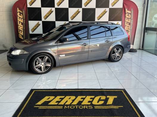 RENAULT - MÉGANE - 2013/2013 - Cinza - R$ 35.900,00