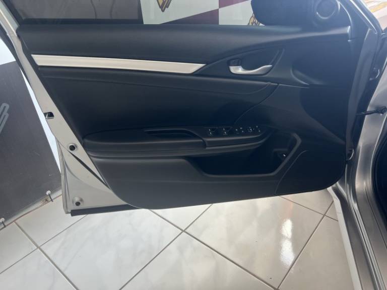 HONDA - CIVIC - 2017/2017 - Cinza - R$ 106.900,00