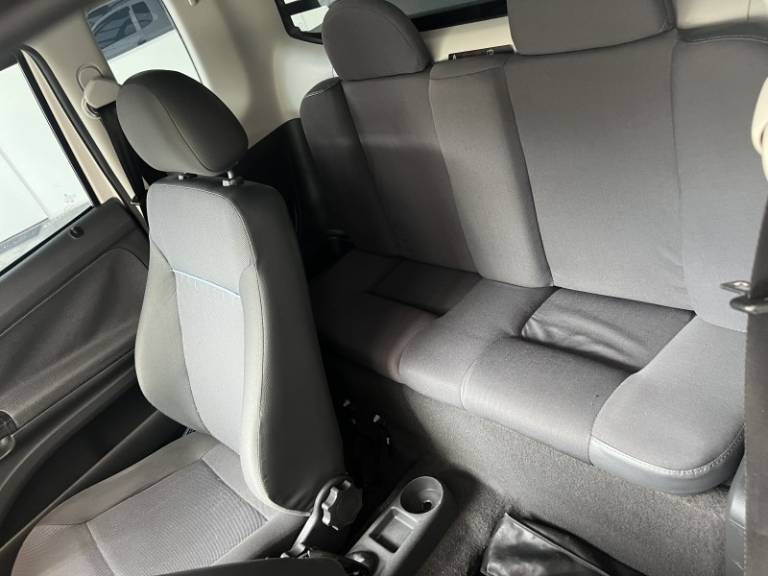 VOLKSWAGEN - SAVEIRO - 2012/2012 - Branca - R$ 44.900,00