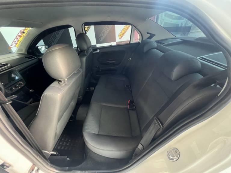 VOLKSWAGEN - VOYAGE - 2018/2018 - Branca - R$ 46.900,00