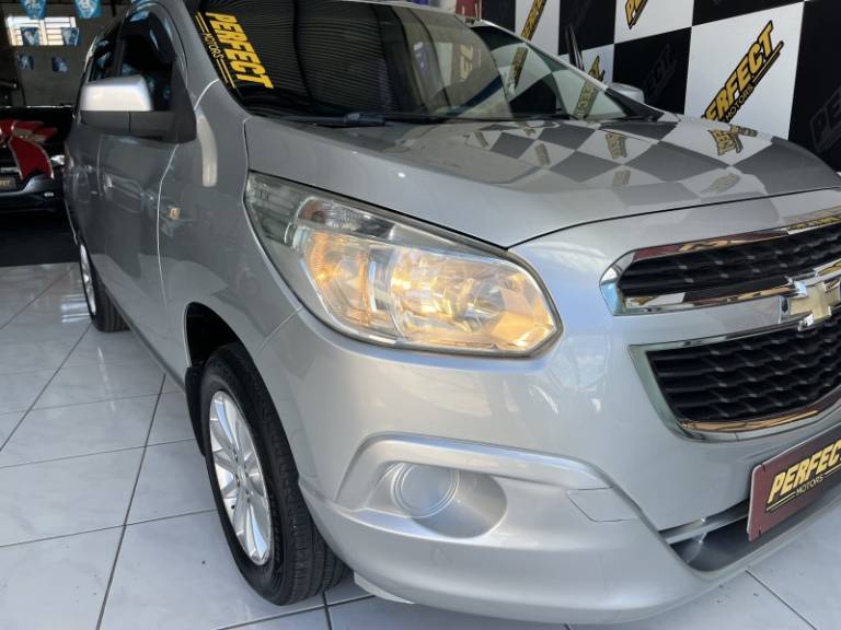 CHEVROLET - SPIN - 2013/2013 - Prata - R$ 44.900,00