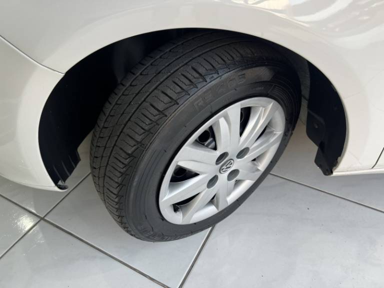 VOLKSWAGEN - VOYAGE - 2012/2012 - Branca - R$ 33.900,00