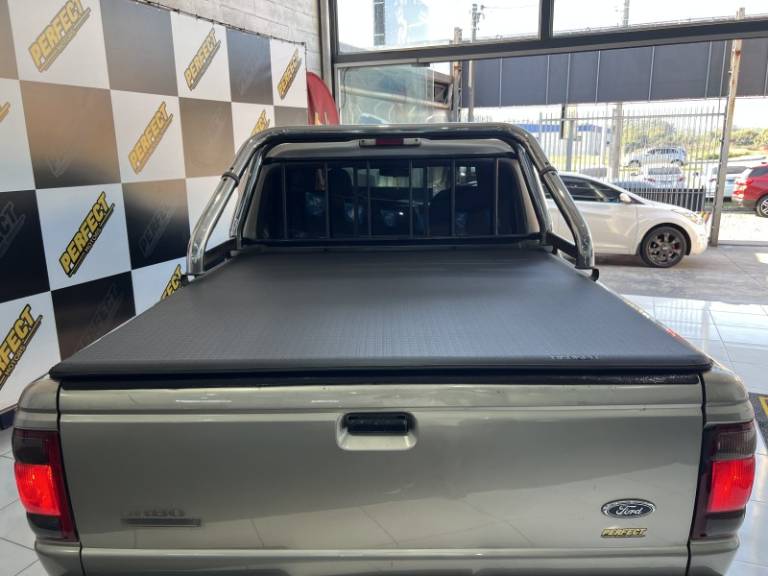 FORD - RANGER - 2003/2003 - Dourada - R$ 49.900,00