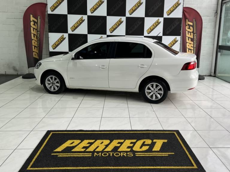 VOLKSWAGEN - VOYAGE - 2014/2014 - Branca - R$ 41.900,00