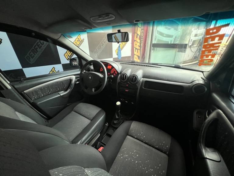RENAULT - LOGAN - 2012/2012 - Branca - R$ 25.900,00