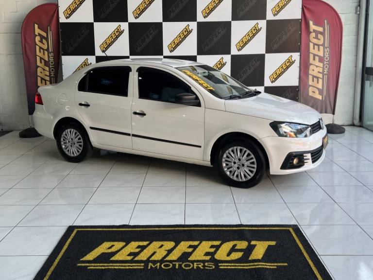 VOLKSWAGEN - VOYAGE - 2018/2018 - Branca - R$ 46.900,00