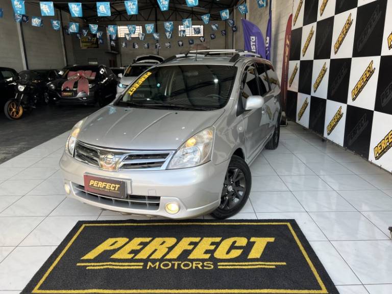 NISSAN - GRAND LIVINA - 2013/2013 - Prata - R$ 43.900,00