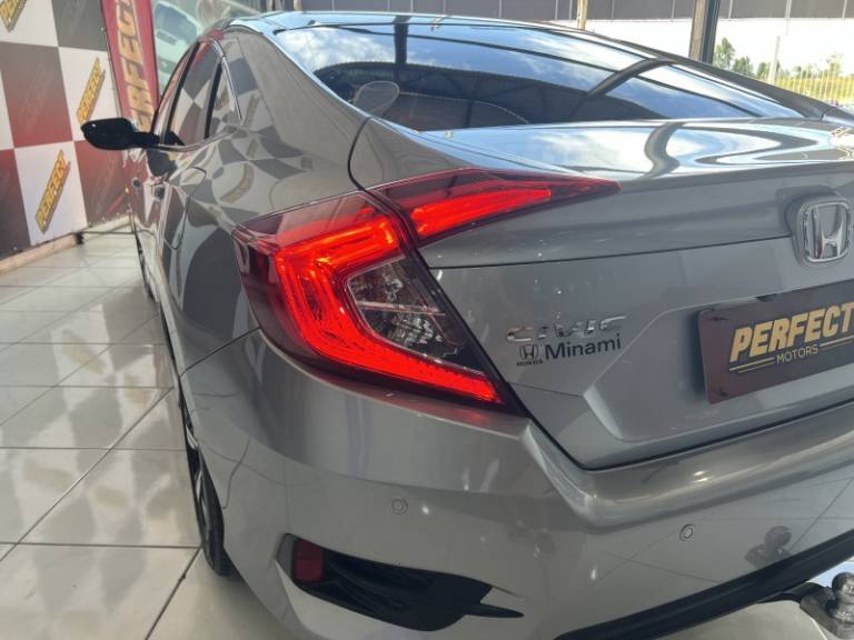 HONDA - CIVIC - 2017/2017 - Cinza - R$ 106.900,00