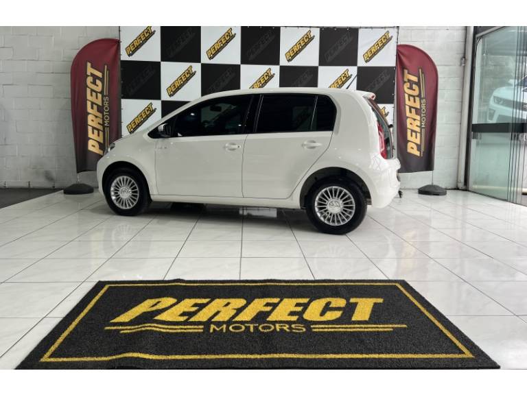VOLKSWAGEN - UP - 2017/2017 - Branca - R$ 55.900,00