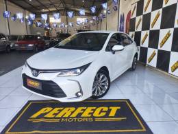 TOYOTA - COROLLA - 2021/2022 - Branca - R$ 126.900,00
