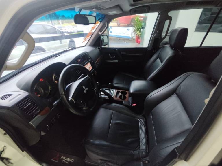 MITSUBISHI - PAJERO FULL - 2010/2010 - Branca - R$ 104.900,00