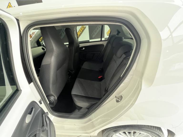 VOLKSWAGEN - UP - 2017/2017 - Branca - R$ 55.900,00