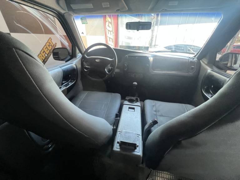 FORD - RANGER - 2003/2003 - Dourada - R$ 49.900,00