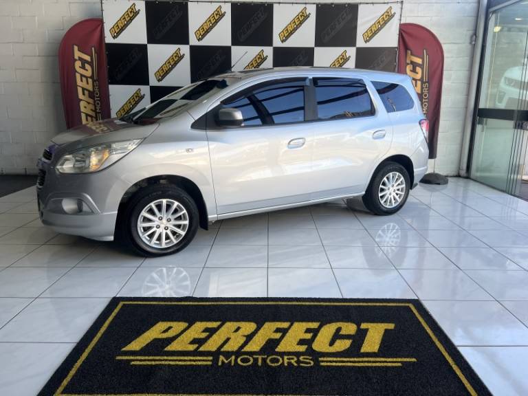 CHEVROLET - SPIN - 2013/2013 - Prata - R$ 44.900,00