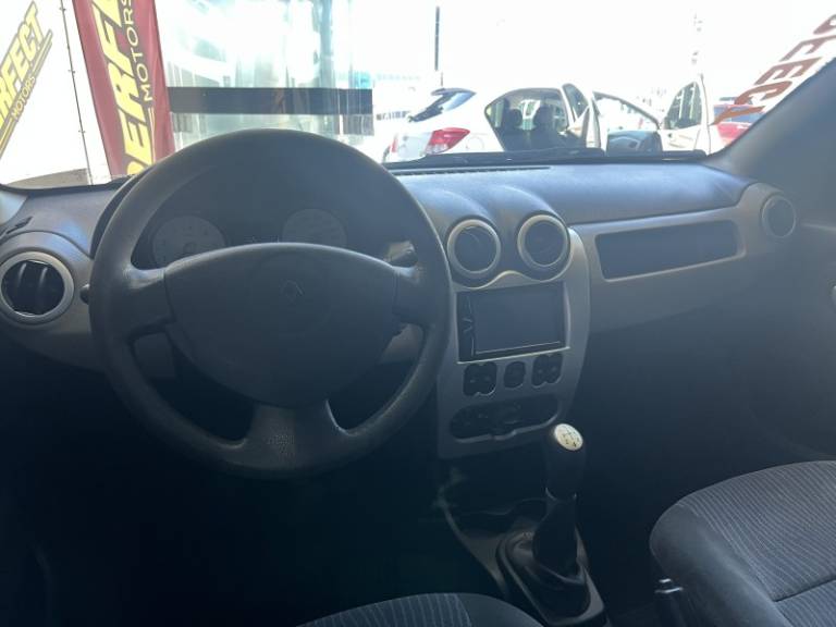 RENAULT - SANDERO - 2010/2010 - Prata - R$ 29.900,00