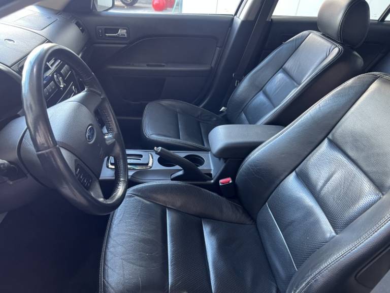 FORD - FUSION - 2008/2008 - Prata - R$ 35.900,00