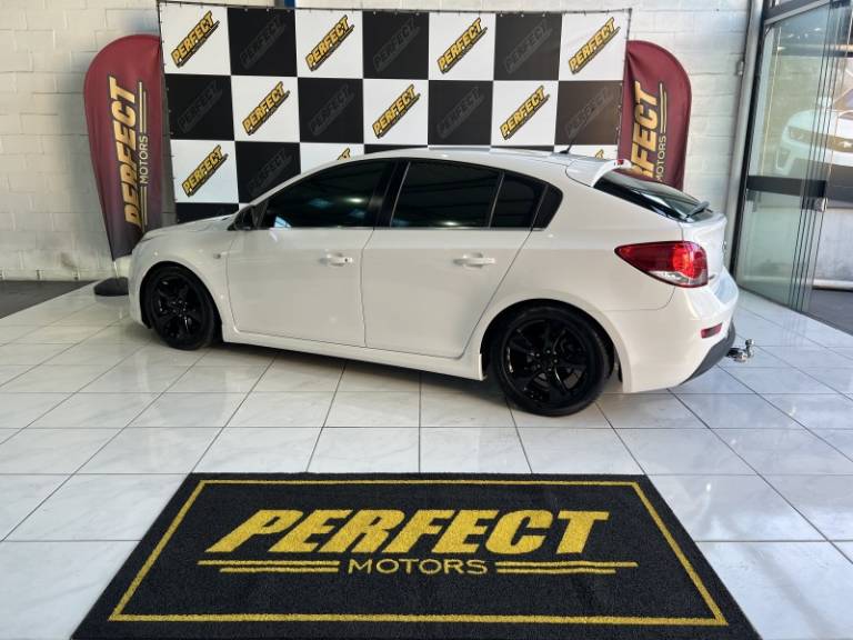 CHEVROLET - CRUZE - 2014/2014 - Branca - R$ 61.900,00