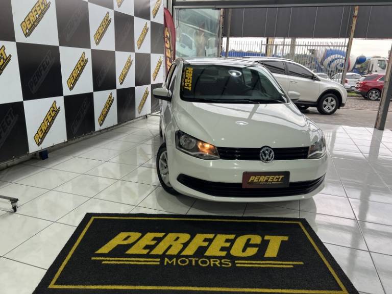 VOLKSWAGEN - VOYAGE - 2014/2014 - Branca - R$ 41.900,00