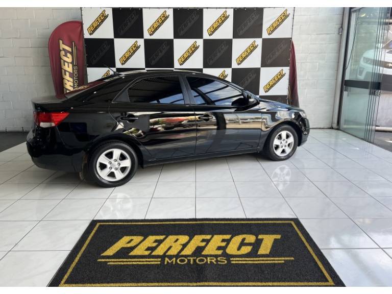 KIA MOTORS - CERATO - 2011/2011 - Preta - R$ 45.900,00