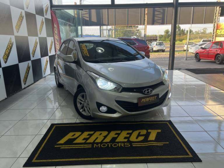 HYUNDAI - HB20 - 2013/2013 - Prata - R$ 45.900,00
