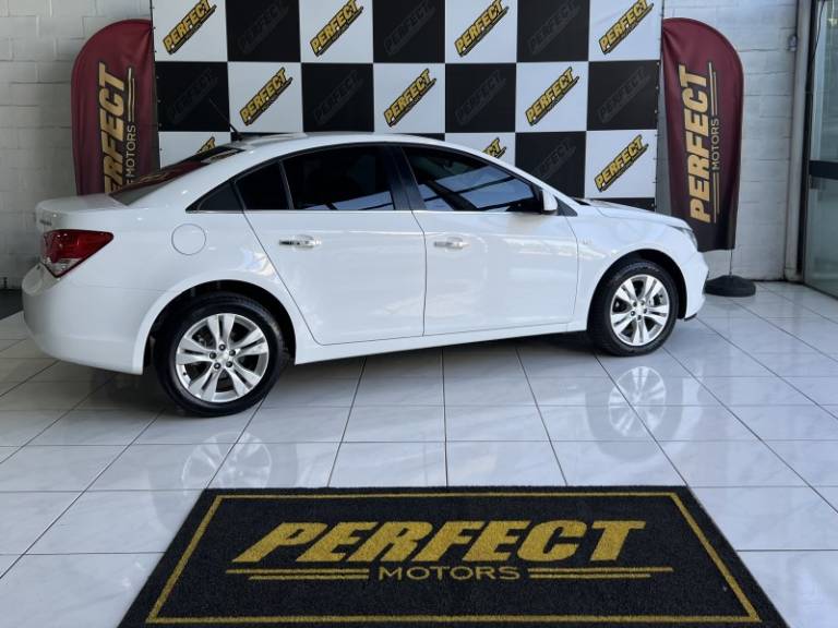 CHEVROLET - CRUZE - 2015/2015 - Branca - R$ 68.900,00