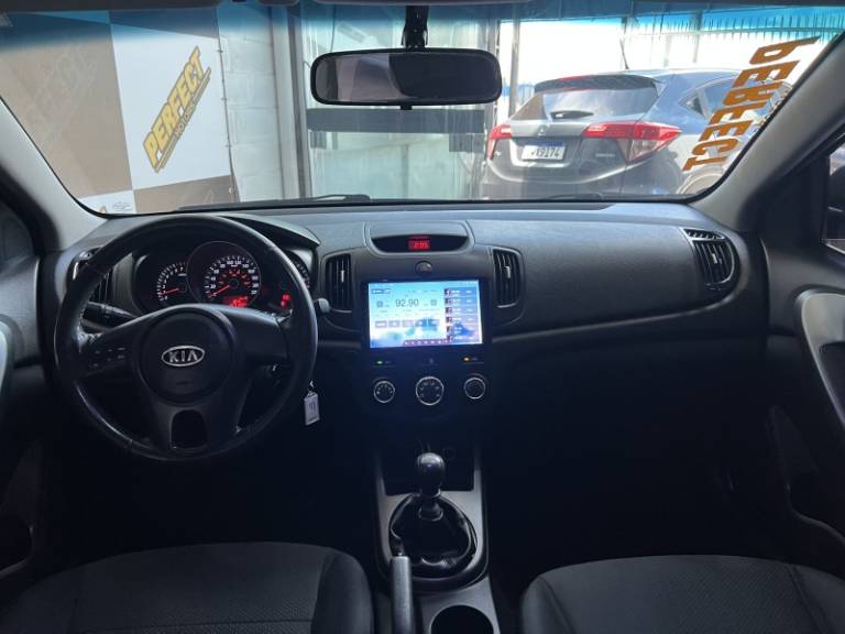 KIA MOTORS - CERATO - 2011/2011 - Preta - R$ 45.900,00