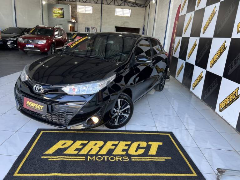 TOYOTA - YARIS - 2019/2019 - Preta - R$ 78.900,00