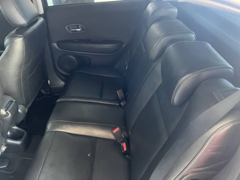 HONDA - HR-V - 2016/2016 - Cinza - R$ 85.900,00