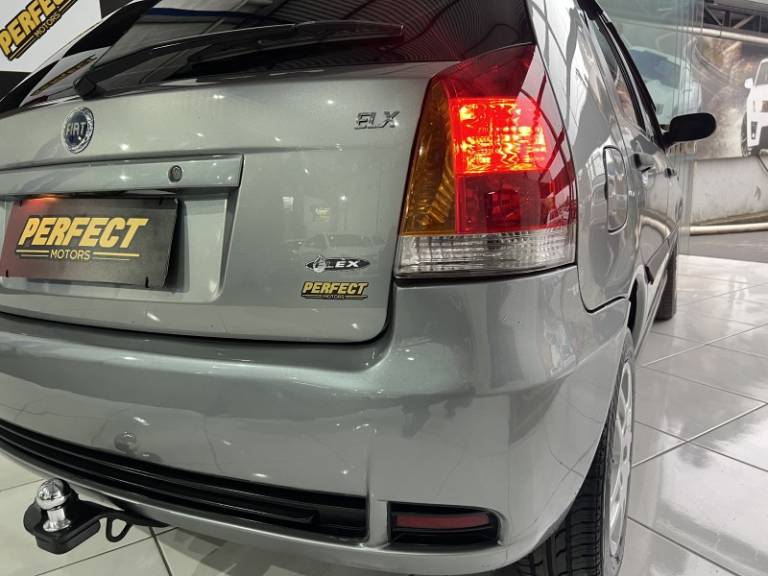 FIAT - PALIO - 2005/2005 - Cinza - R$ 24.900,00