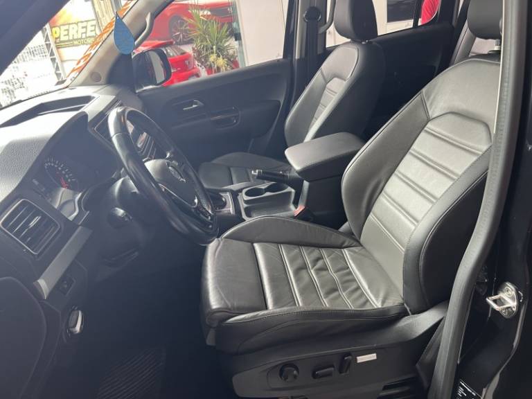 VOLKSWAGEN - AMAROK - 2020/2020 - Preta - R$ 168.900,00