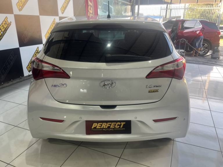 HYUNDAI - HB20 - 2013/2013 - Prata - R$ 45.900,00
