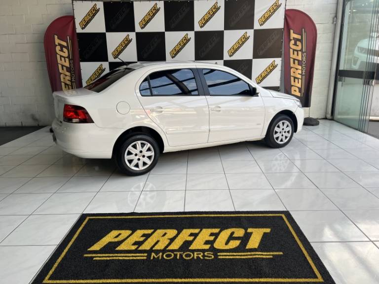 VOLKSWAGEN - VOYAGE - 2012/2012 - Branca - R$ 33.900,00