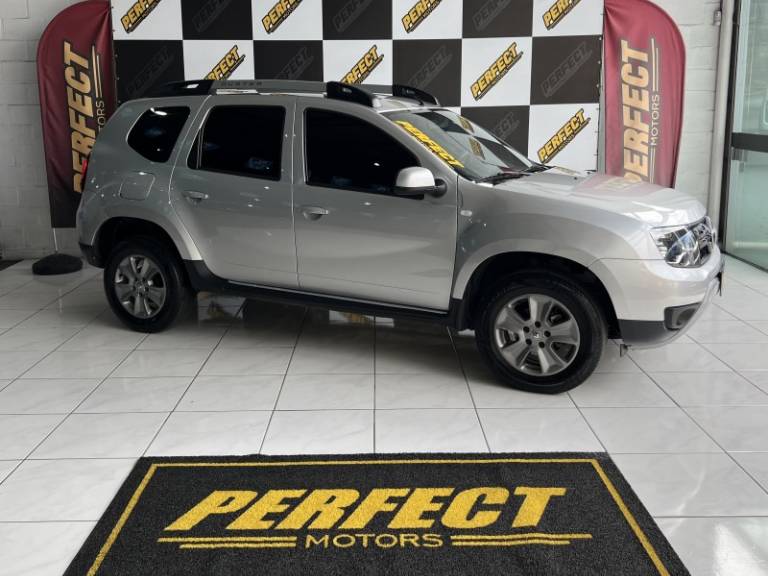RENAULT - DUSTER - 2018/2018 - Prata - R$ 71.900,00