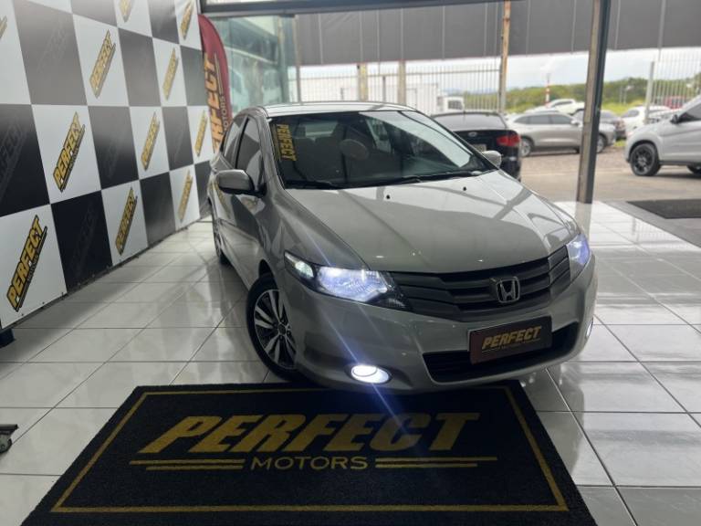HONDA - CITY - 2010/2010 - Prata - R$ 48.900,00