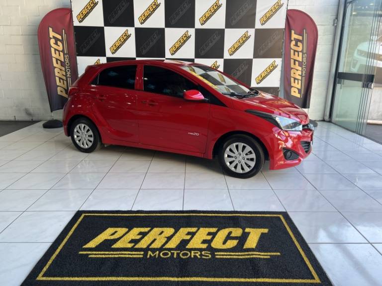 HYUNDAI - HB20 - 2014/2014 - Vermelha - R$ 42.900,00