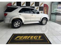 TOYOTA - HILUX SW4 - 2008/2008 - Preta - R$ 104.900,00