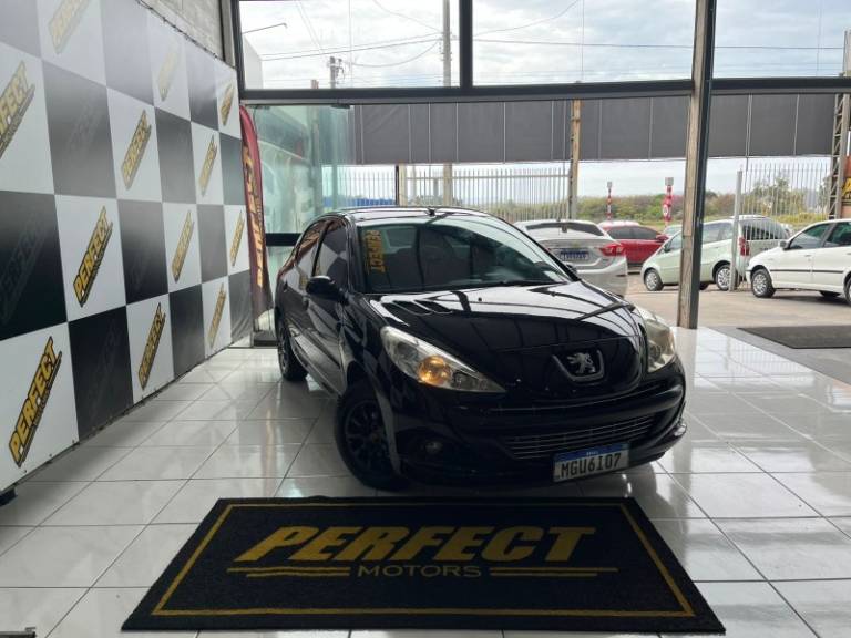 PEUGEOT - 207 - 2011/2011 - Preta - R$ 22.900,00