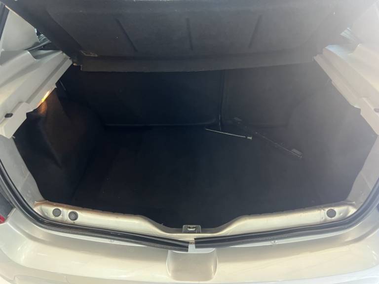 RENAULT - SANDERO - 2010/2010 - Prata - R$ 29.900,00