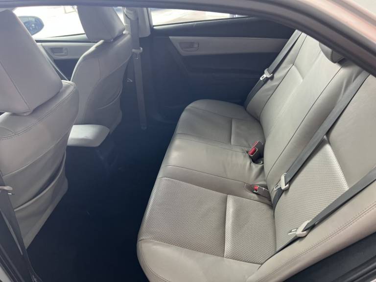 TOYOTA - COROLLA - 2015/2015 - Prata - R$ 79.900,00