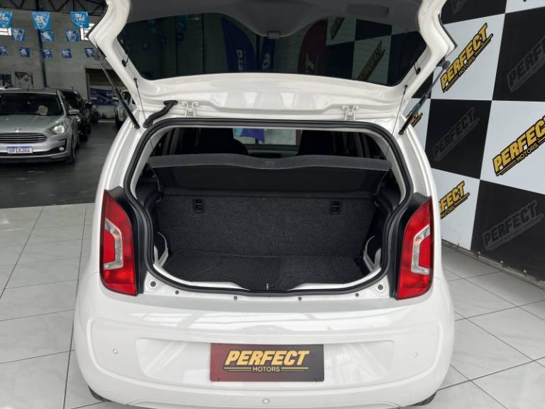 VOLKSWAGEN - UP - 2017/2017 - Branca - R$ 55.900,00