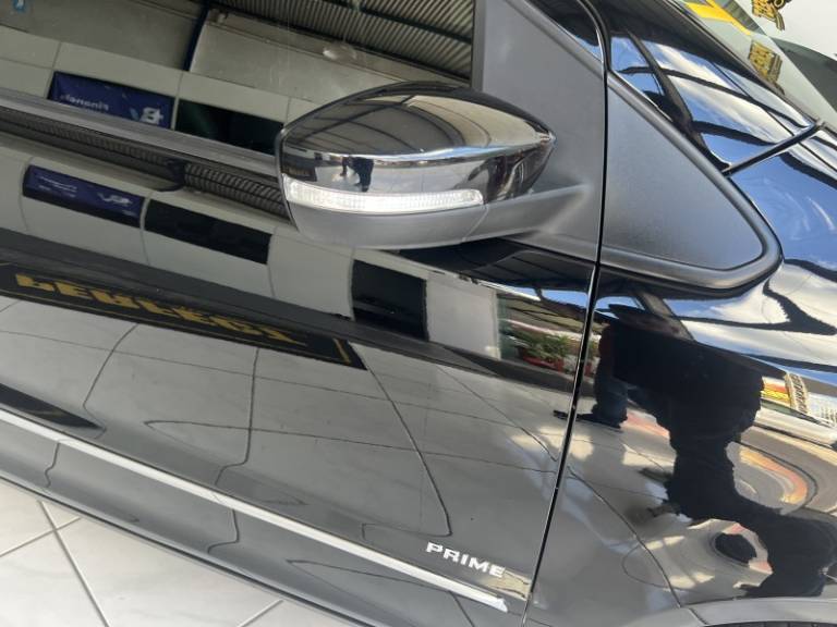 VOLKSWAGEN - FOX - 2011/2011 - Prata - R$ 37.900,00